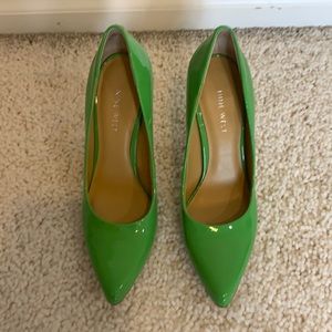 Fun bright green Nine West pumps!